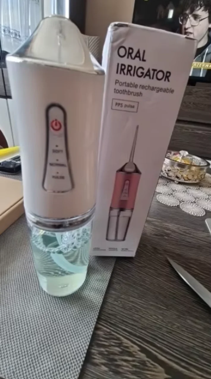 Review by Andrea López