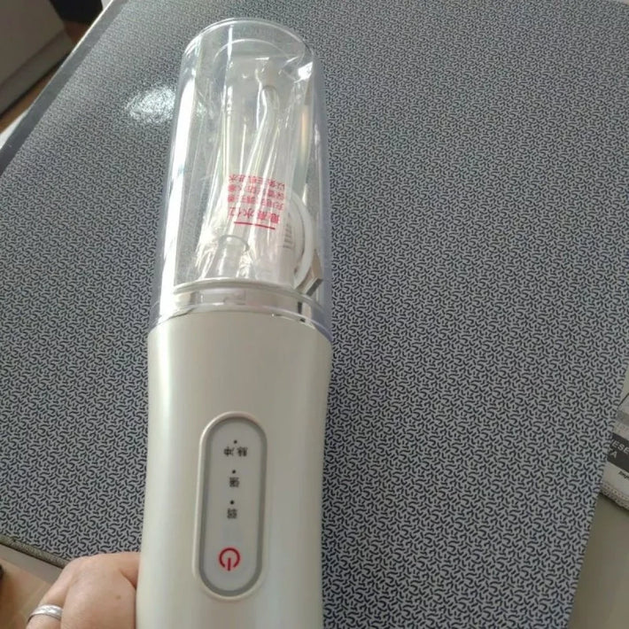 Review by Daniel Herrera