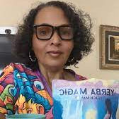 Review by Paola Ramírez